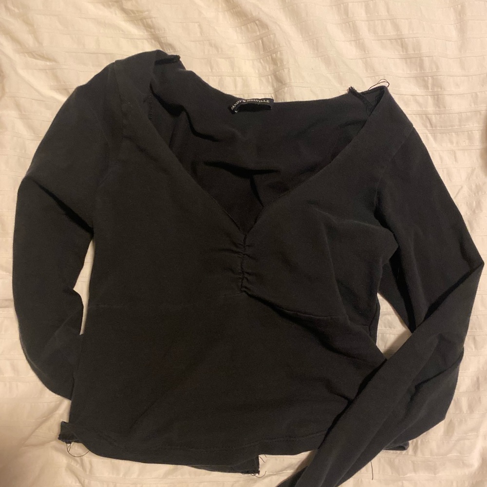 Brandy melville super cute, longsleeve black top with scoup neck and scrunch